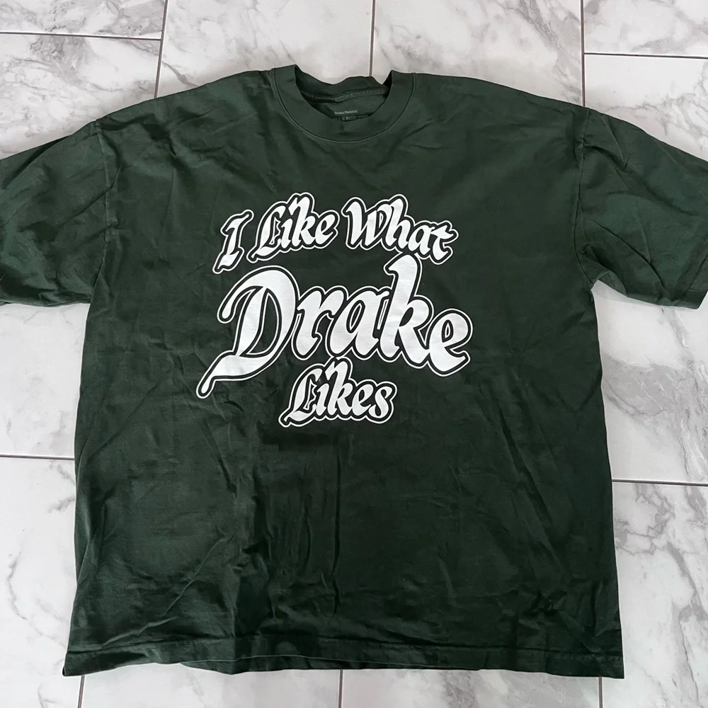 Drake ‘I Like What Drake Likes’ OVO It’s All A Blur Tour Green Baggy Shirt TEE - Picture 2 of 4